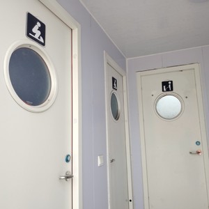 Baño Portátil de Panel Sándwich, Moderno y Ecológico para Atracciones Turísticas - Product Image 2
