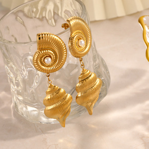 ต่างหูสแตนเลสทรงหยดน้ำ ดีไซน์เปลือกหอย ชุบทอง 18k กันน้ำ เครื่องประดับแฟชั่น - Product Image 4