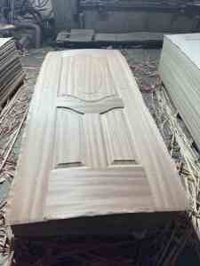 Chapa de Madera Moldeada de Roble Rojo Natural/Sepele/Teca, Revestimiento de Puerta Moldeado en MDF/HDF - Product Image 5