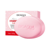 BIOAQUA Savon Moussant Nuageux Macaron Fraise 100g - pH 6.5 Doux, Nettoyage en Profondeur à 97%, Parfum Sucré 24H, Sans Alcool ni Javel