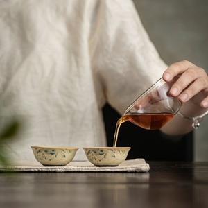 Juego de té de viaje de dos tazas, azul y rojo flor de loto, para camping al aire libre, con tetera y tazas, para preparación de té cómoda y rápida. - Product Image 3
