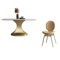 Ensemble de table à manger de luxe en marbre rectangulaire avec base dorée en acier inoxydable en forme de C, design moderne, fabrication sur mesure en Italie