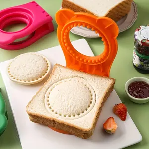 เครื่องตัดขนมปังแซนวิชแบบทำจากสแตนเลสรูปทรงแป้งขนมปังแบบ DIY สำหรับเด็กทำแซนวิชกระเป๋า