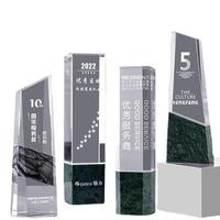 Trophées portables créatifs en forme de montagne en marbre pour réunions annuelles et reconnaissance des employés - Personnalisables en usine