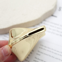 Porte-clés en métal doré 3D en forme de biscuit de la fortune, pliable, de luxe, souvenir pour les cadeaux d'invités de mariage, logo gravé sur mesure