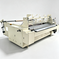 Rebobinadora Industrial de Rollos de Papel Higiénico con Sistema Automático de Alimentación de Núcleos y Elevación Hidráulica de Rollos Jumbo