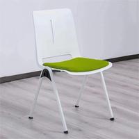 Fournisseur chinois de chaise empilable en plastique Nouveau design confortable chaise d'école en plastique moderne chaise de conférence pour salle de formation