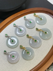 Chaîne de cou en jade birman naturel poli à la main, de qualité supérieure, en forme de donut, pour femmes, idéale pour les banquets et le quotidien, bijou luxueux - Product Image 5