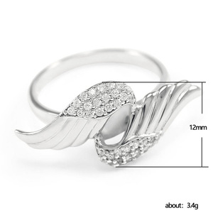 Anello con Zirconi a Forma di Ali d'Angelo, Gioiello Creativo e alla Moda per Donne, Accessorio da Indossare Quotidianamente - Product Image 5
