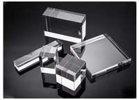 Support de présentation en verre transparent blanc K9 en forme de cube rectangulaire gravé en 3D avec emballage en boîte cadeau