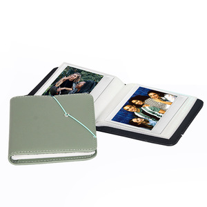 Mini <span class=keywords><strong>album</strong></span> <span class=keywords><strong>Fuji</strong></span> de 5 pouces de taille personnalisée, classeur photo en cuir PU à 28 poches, logo imprimé coloré pour les photos de bébé - Product Image 2