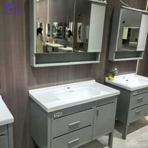 Meuble de salle de bain gris avec miroir intelligent, lavabo blanc, armoire murale - Product Image 2