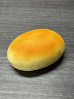 Mainan Squishy Roti Imitasi Tekstur Lembap Realistis Bahan PU Slow Rising Lucu untuk Menghilangkan Stres