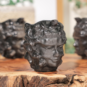 หินออบซิเดียนสีเงินธ<span class=keywords><strong>ร</strong></span><span class=keywords><strong>ร</strong></span>มชาติแกะสลักหัวเมดูซ่า งานแกะสลักด้วยมือ <span class=keywords><strong>ร</strong></span>ูปปั้นคริสตัลตำนานเทพเจ้าก<span class=keywords><strong>ร</strong></span>ีก สำหรับตกแต่งบ้านและใช้ในพิธีกร<span class=keywords><strong>ร</strong></span>มทางแม่มด - Product Image 1