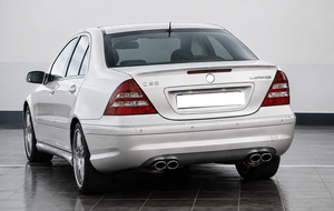 Kit de Conversión Estilo AMG de PP al por Mayor para <span class=keywords><strong>Mercedes</strong></span>-Benz W203, Parachoques para <span class=keywords><strong>Mercedes</strong></span> W203, Kit de Carrocería AMG para <span class=keywords><strong>Mercedes</strong></span> W203 - Product Image 5