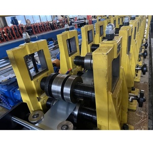 Machine de formage de rouleaux de cloisons sèches en acier galvanisé 0-120 <span class=keywords><strong>m</strong></span>ètres/minute UD 27 mm U Channel Light Keel avec empileur automatique - Product Image 4