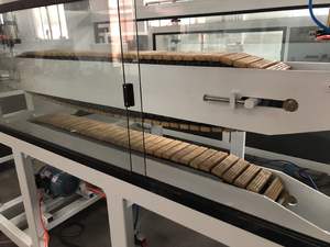 Fenêtre <span class=keywords><strong>Porte</strong></span> Fenêtre Seuil Cadre Plinthe Plafond Panneau Mural Plastique PVC Profil Plastique Extrudeuse Machine - Product Image 4