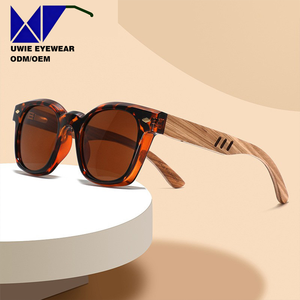 Lunettes de soleil carrées à monture intégrale en bois TR90 <span class=keywords><strong>vert</strong></span> tendance, taille 48-25-146 |   Lentilles polarisées TAC UV400 |   Vision nocturne anti-éblouissement - Product Image 1