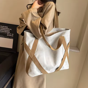 Bolsa de lona hecha a mano, moderna y minimalista, de gran capacidad, para llevar al hombro, ideal para la escuela, compras, trabajo y viajes. - Product Image 4