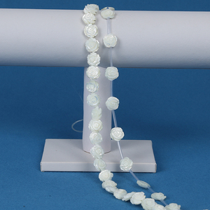 Vente en gros de coquillages naturels en forme de rose, coquillages blancs sculptés <span class=keywords><strong>double</strong></span> <span class=keywords><strong>face</strong></span> de haute qualité pour la production de bijoux - Product Image 5