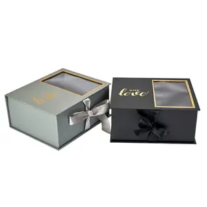 कस्टम लोगो लक्जरी रिबन छोटा सा उपहार विग कपड़े सौंदर्य विंडोज के साथ पैकेजिंग सोने की पन्नी मुद्रण काले उपहार बॉक्स पैकेजिंग