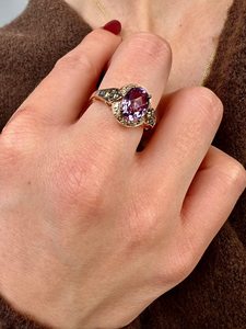Anillo SGARIT de 0.35 quilates con diamantes blancos y chocolate, banda de oro rosa de 14k para mujer, con gema de zafiro púrpura ovalada de 1.75 quilates. - Product Image 5