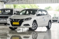 Penjualan Panas Mobil Bekas Grosir Model 2021 Nissan Tiida Dengan Pengiriman Murah dari China Mobil Bekas Jarak Tempuh Rendah Setir Kiri