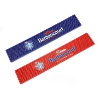 Service du fabricant d'usine Tapis de bar en PVC en caoutchouc de silicone noir personnalisé avec logos