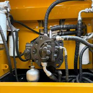 Excavatrice hydraulique Komatsu 130, 13T, travaux de construction, terrassement - Product Image 5