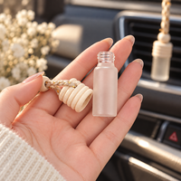 Diffuseur de parfum de luxe suspendu pour voiture, en verre, rechargeable, pour désodorisant automobile, huile parfumée, emballage personnalisé