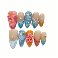 Ongles courts en amande faits à la main, motif floral 3D Hibiscus, French manucure à carreaux bleus et étoiles de mer, ongles d'été tropicaux pour les vacances