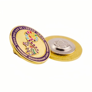 Épingles en émail 3D en forme d'ours doré, émail souple, aimantées, pour <span class=keywords><strong>les</strong></span> Jeux des î<span class=keywords><strong>les</strong></span> de l'Océan <span class=keywords><strong>Indien</strong></span>, vente en gros, fabrication - Product Image 4