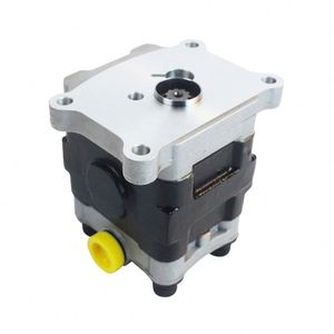 En stock Pompe hydraulique à engrenages pour excavatrice Pompe de charge Pompe pilote pour PC35MR-2 - Product Image 1