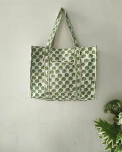 Sac fourre-tout en coton matelassé à motif animalier imprimé au bloc, fait main, sac à bandoulière pour le shopping et les voyages, pour femmes - Product Image 1