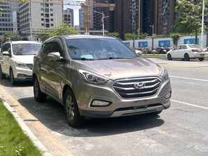 Hyundai ix35 2015 2.0L Auto 2WD Comfort SUV, Autos Usados, Autos de Segunda Mano, Auto Económico para Exportación - Product Image 1