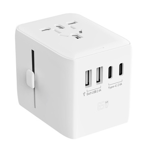 Adaptateur de voyage universel noir avec prise de charge rapide GaN, plus efficace et gain de temps - Product Image 4