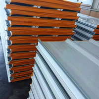 Panneau de toiture sandwich en métal ondulé en polyuréthane isolé personnalisé en usine en Chine avec un design moderne