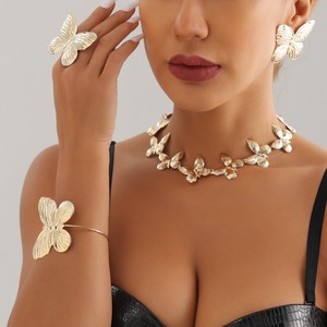Creative hyperbole métal papillon collier hip-pop punk gland collier ensemble mode jolie fille chaude bijoux ornement décoration - Product Image 3
