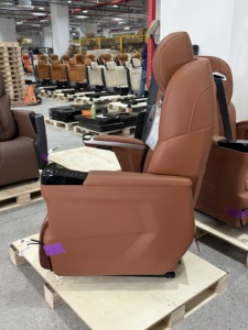 เบาะรถยนต์ดัดแปลงจากโรงงาน เบาะรถยนต์หรูหรา เบาะวีไอพีสำหรับ INNOVA - Product Image 2