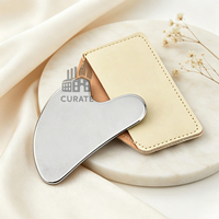 Planche Gua Sha en acier inoxydable avec logo personnalisé, masseur facial ergonomique et lisse, outil Gua Sha rafraîchissant pour le soin de la peau, cadeau pour femmes