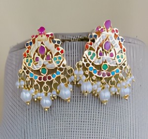 Ensemble collier et boucles d'oreilles en laiton plaqué or de qualité supérieure, design Jadau, pour mariage, fête et occasions festives, collection pour femmes - Product Image 2