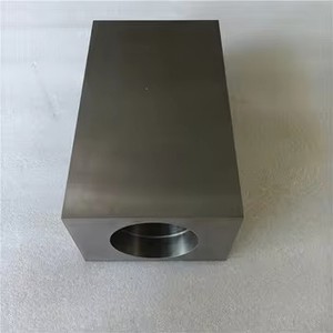 Récipient de protection contre les radiations hermétiquement scellé en alliage de tungstène haute densité pour le stockage sécurisé de flacons d'isotopes radioactifs en pharmacie nucléaire - Product Image 6