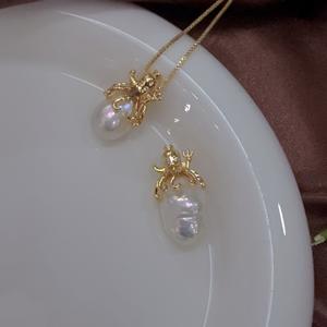 Collar de Perlas Barrocas Naturales para Mujer, de Golden Octopus Brother, Cadena Clavícula de Lujo Ligero con Nuevo Dije A-Piao - Product Image 5