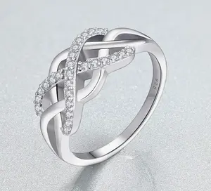 14k纯白金配2毫米实验室种植钻石戒指宝石订婚戒指