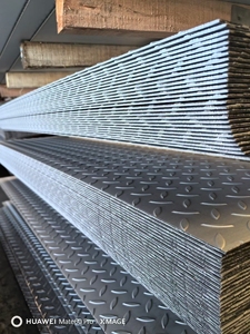 Placa de Acero a Cuadros con Recubrimiento de Zinc, Lámina Antideslizante con Diseño de Diamante, Panel Metálico para Escaleras, Verde Bosque Industrial - Product Image 3