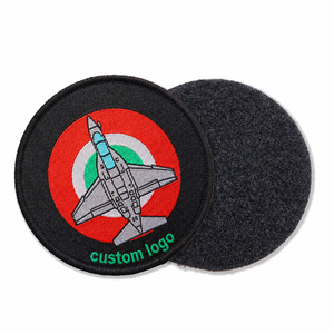 Patchs brodés personnalisés thermocollés sur mesure pour vêtements de sport, conformes aux demandes des clients. - Product Image 2