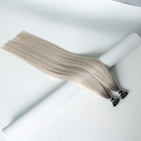 Icy Platinum Blonde Dark Blonde Roooted Micro Stick I Tip Pre-bonded Remy Virgin Cutícula intacta SDD Extensiones de cabello