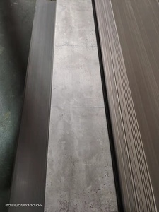 Nouveaux panneaux muraux en <span class=keywords><strong>PVC</strong></span> imperméables <span class=keywords><strong>de</strong></span> 25 cm <span class=keywords><strong>de</strong></span> large pour <span class=keywords><strong>salle</strong></span> <span class=keywords><strong>de</strong></span> <span class=keywords><strong>bain</strong></span> et plafond, style moderne 2026 - Product Image 5