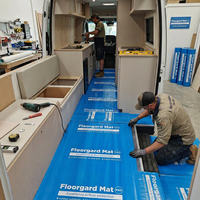 Film de protection antidérapant pour tapis, film plastique auto-adhésif haute résistance en rouleau pour chantier de construction et rénovation