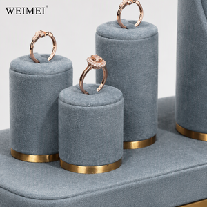 WEIMEI Ensemble de présentoirs à bijoux en velours gris personnalisé avec base dorée, pour colliers, boucles d'oreilles et bagues, support de luxe pour bijoux - Product Image 2